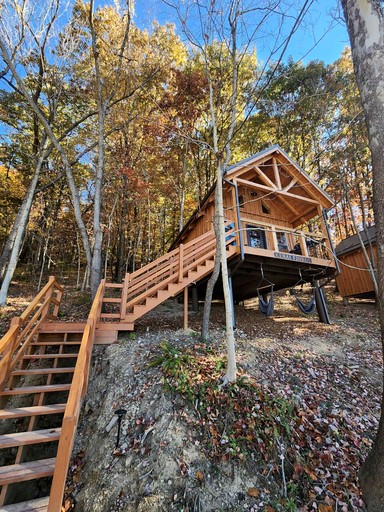 Wooden Chic Cabin Fully Stocked near Tappan Lake in Ohio