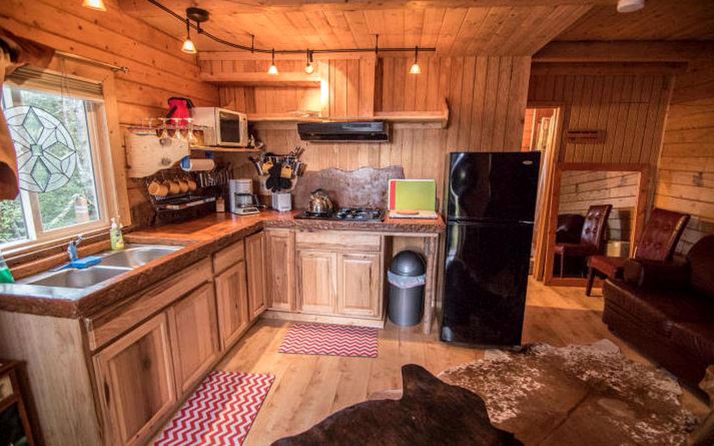 Family-Friendly Log Cabin Rental with Beautiful Views on the Kenai Peninsula in Alaska