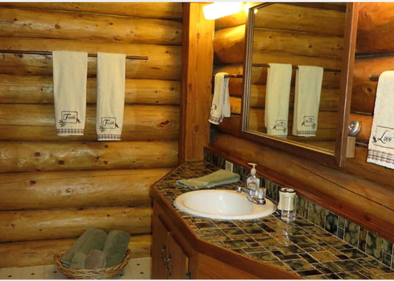 Spacious Cabin Getaway with Views of the Kenai Mountains near Sterling, Alaska