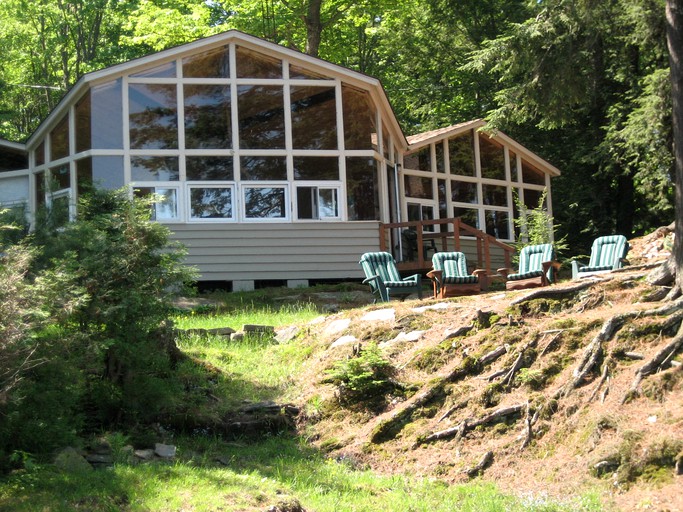 Cottages ( Haliburton, Ontario, Canada)