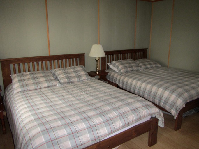 Cottages ( Haliburton, Ontario, Canada)