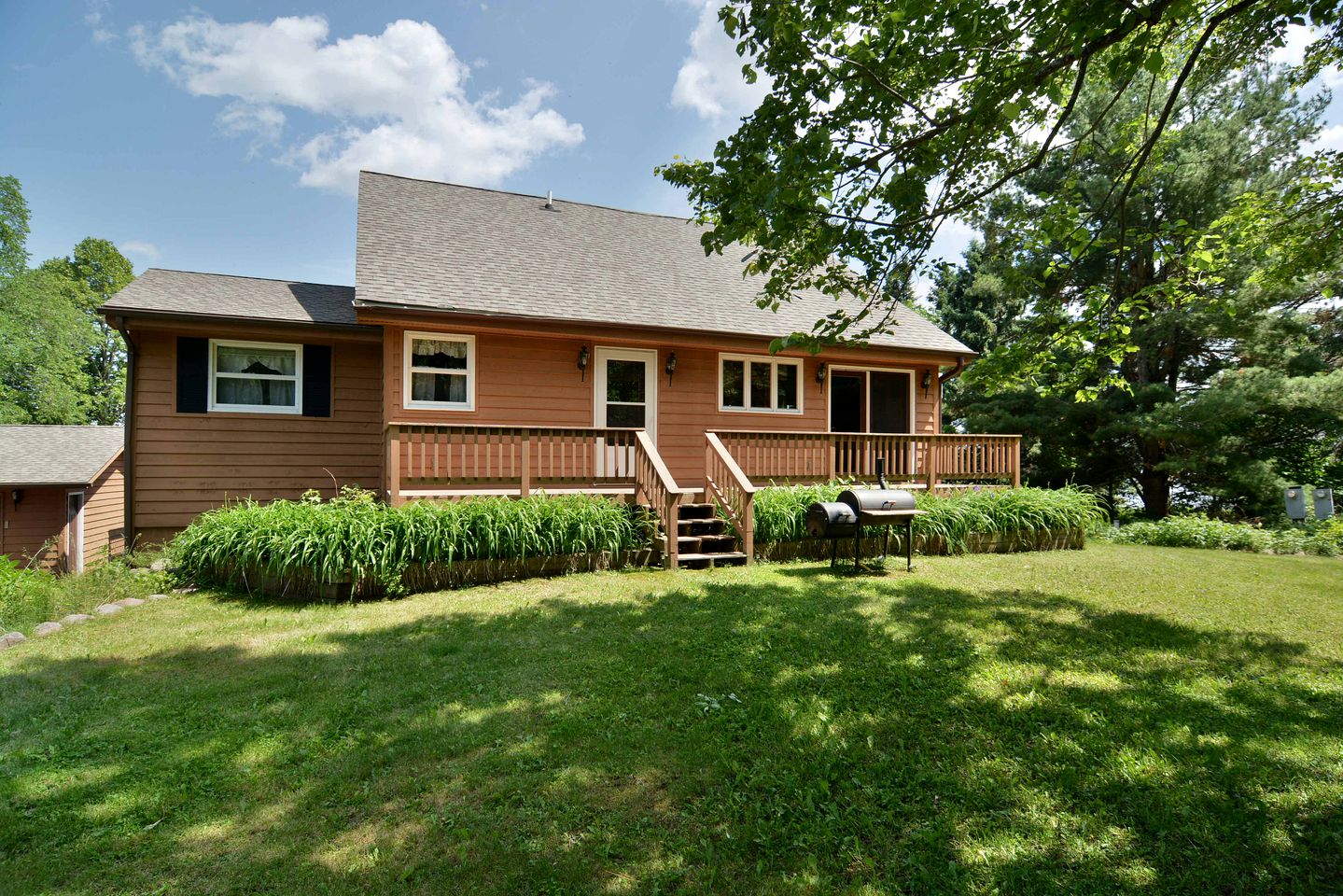 Spacious Cottage with Luxury Amenities For a Family Fun Glamping Experience near Lake Namekagon, Wisconsin