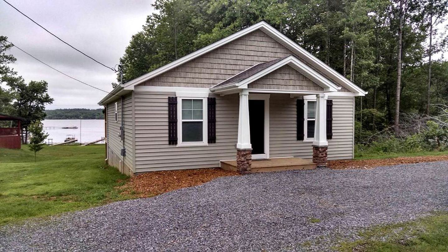 Elegant Cottage Rental with Private Dock on Kentucky Lake in Murray, Kentucky