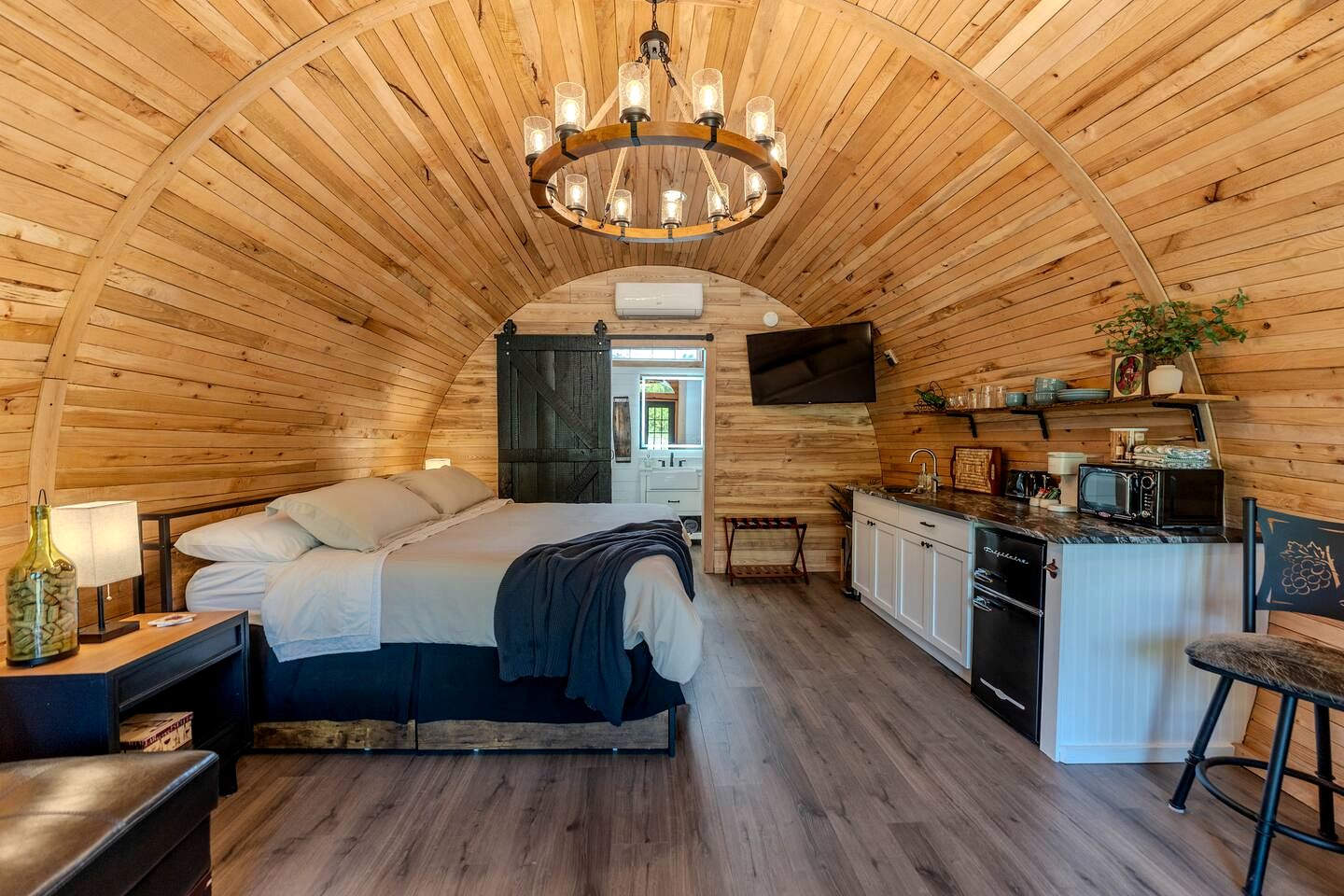 Cozy Wine Barrel Stay with Fire Pit on Keuka Lake Wine Trail near Penn Yan, New York