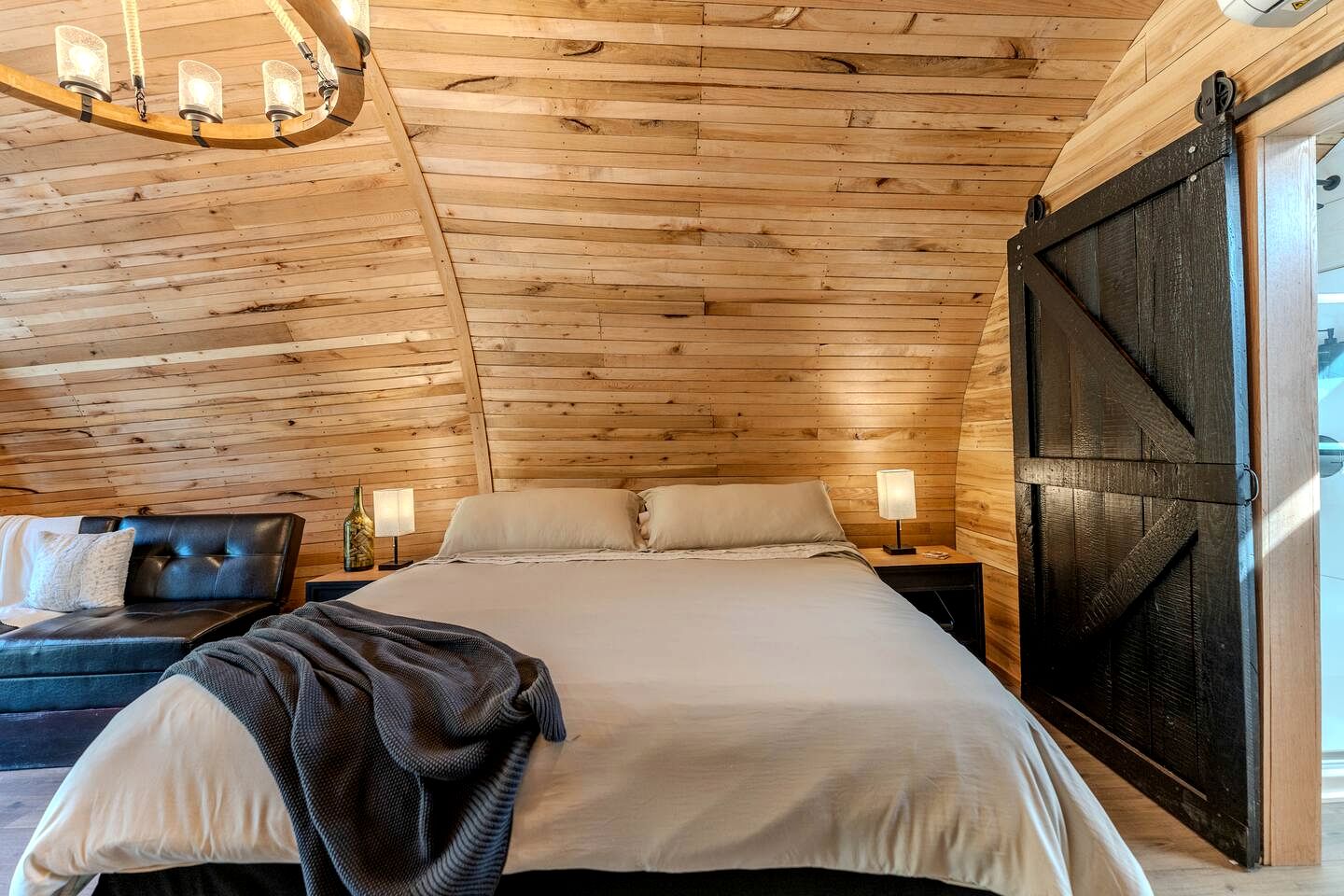 Cozy Wine Barrel Stay with Fire Pit on Keuka Lake Wine Trail near Penn Yan, New York