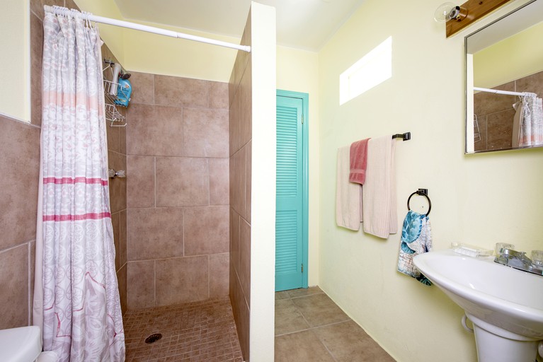 Beach Houses (Bahamas, Gregory Town, North Eleuthera)