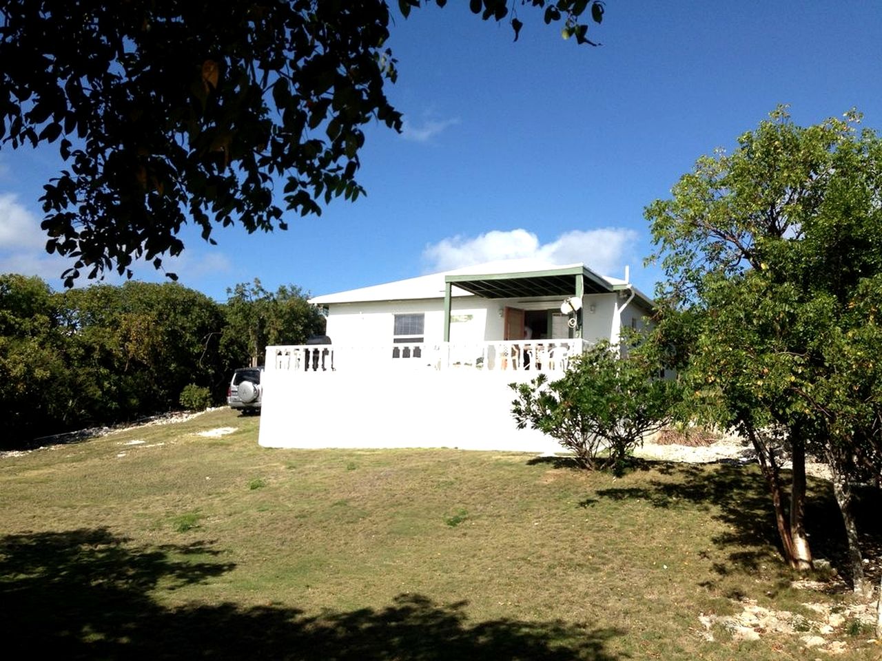 Gorgeous Family Beach House with Stunning Ocean Views and Beach Access in Rainbow Bay, Eleuthera, Bahamas