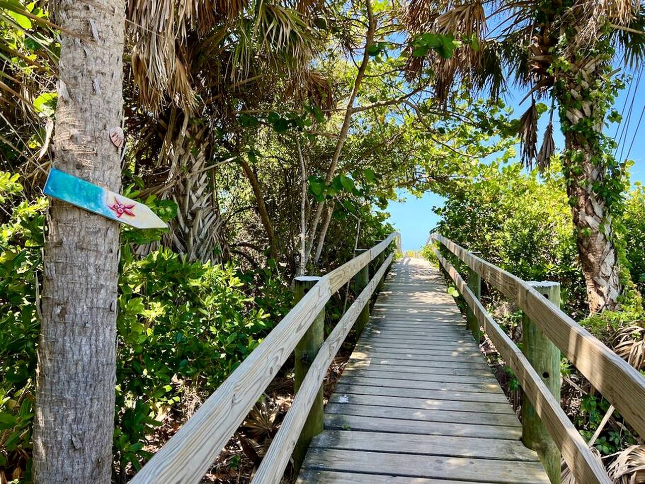 Charming Tropical Treehouse with Kayaks near Little Gasparilla Island, Florida