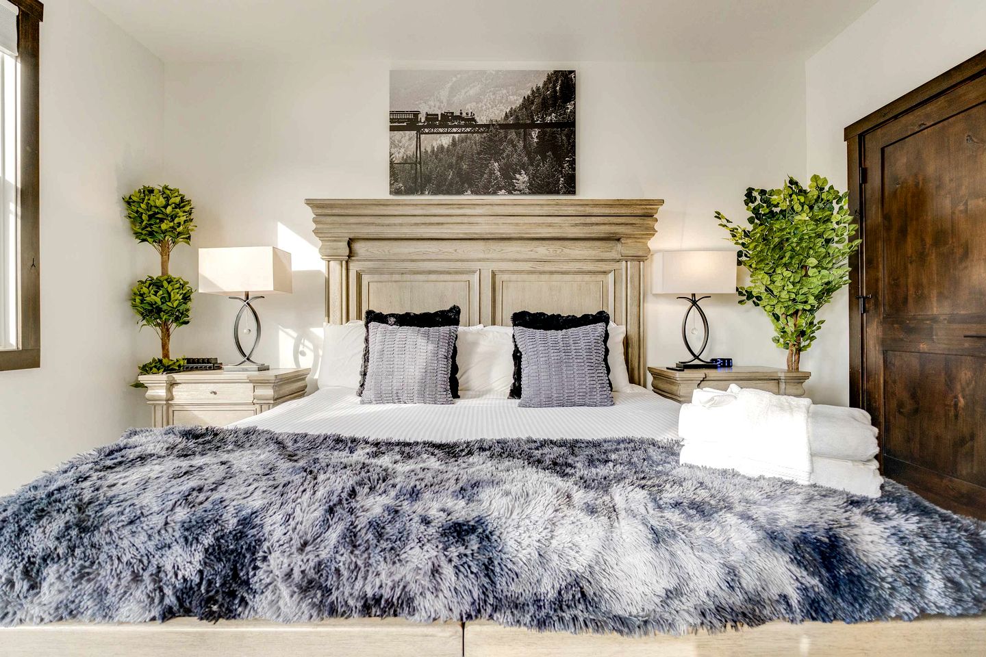 Luxury Mountain Retreat with Sauna & Entertainment Lounge near Keystone Resort in Keystone, Colorado