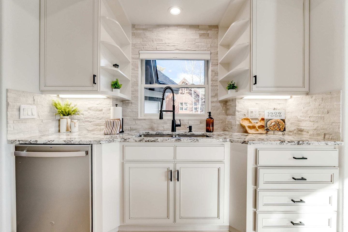 Luxury Mountain Retreat with Sauna & Entertainment Lounge near Keystone Resort in Keystone, Colorado