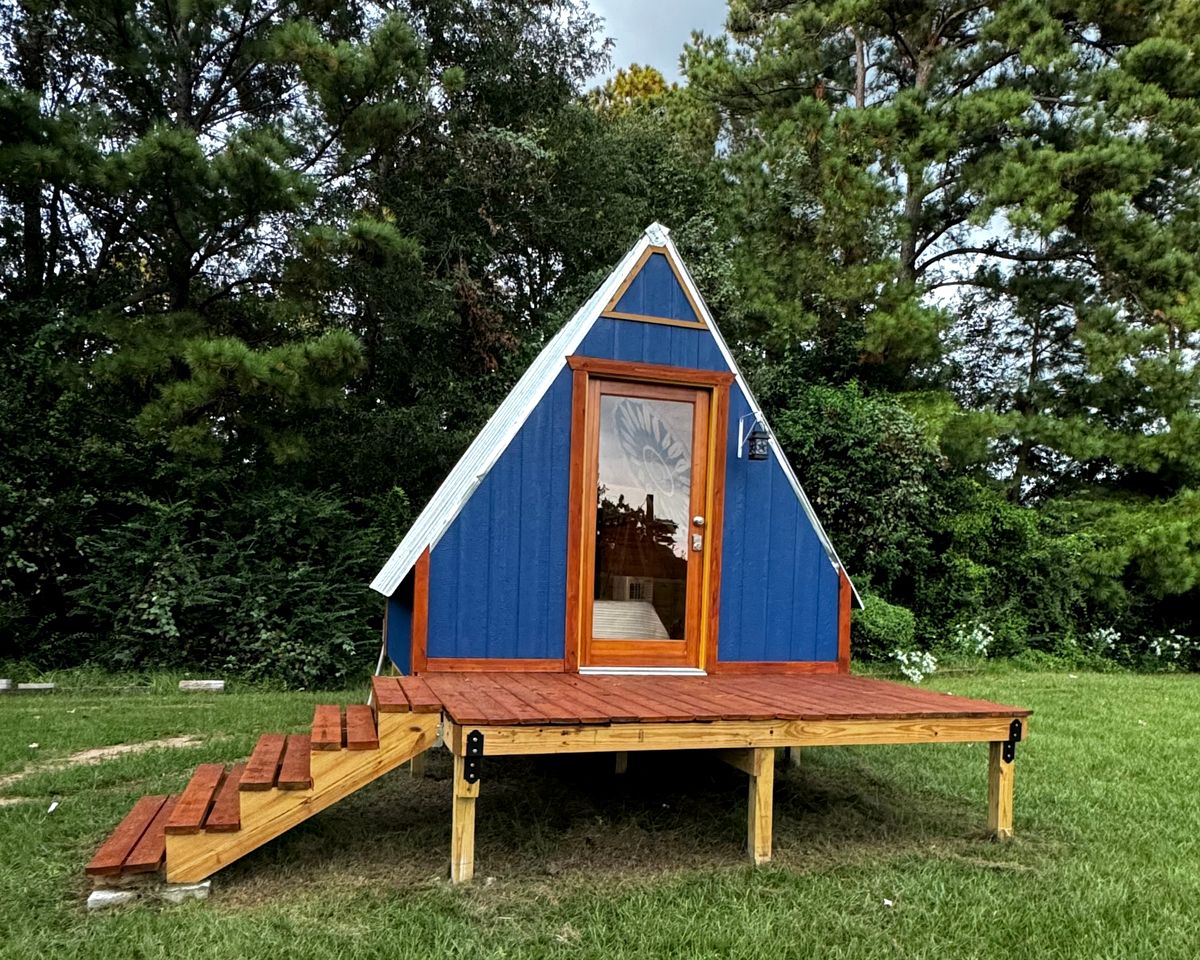 Colorful Romantic A-frame with Outdoor Shower in Texas