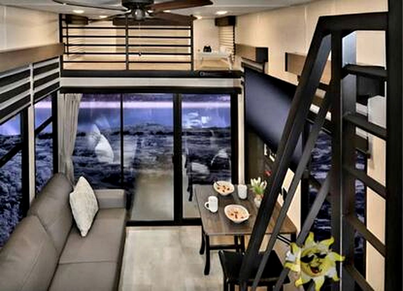 Modern Lofted Tiny House Fully Equipped with Lake Views in Texas