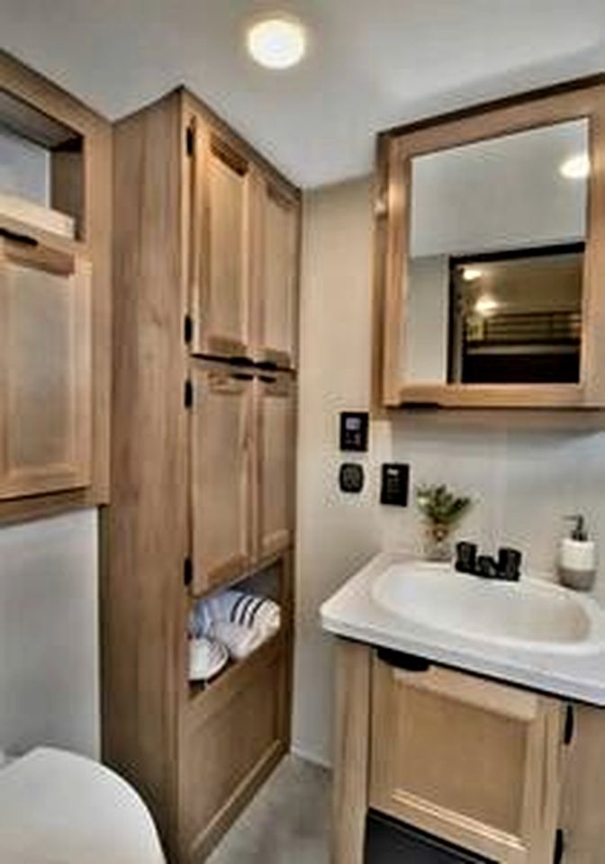Modern Lofted Tiny House Fully Equipped with Lake Views in Texas