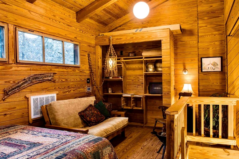 Cabins (United States of America, Ben Wheeler, Texas)