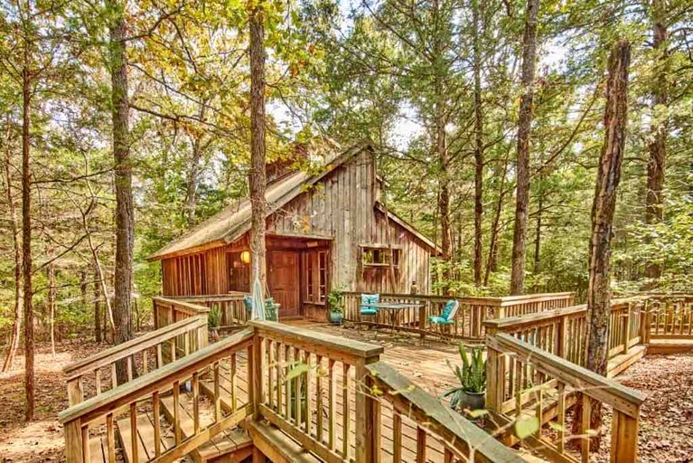 Cabins (United States of America, Ben Wheeler, Texas)