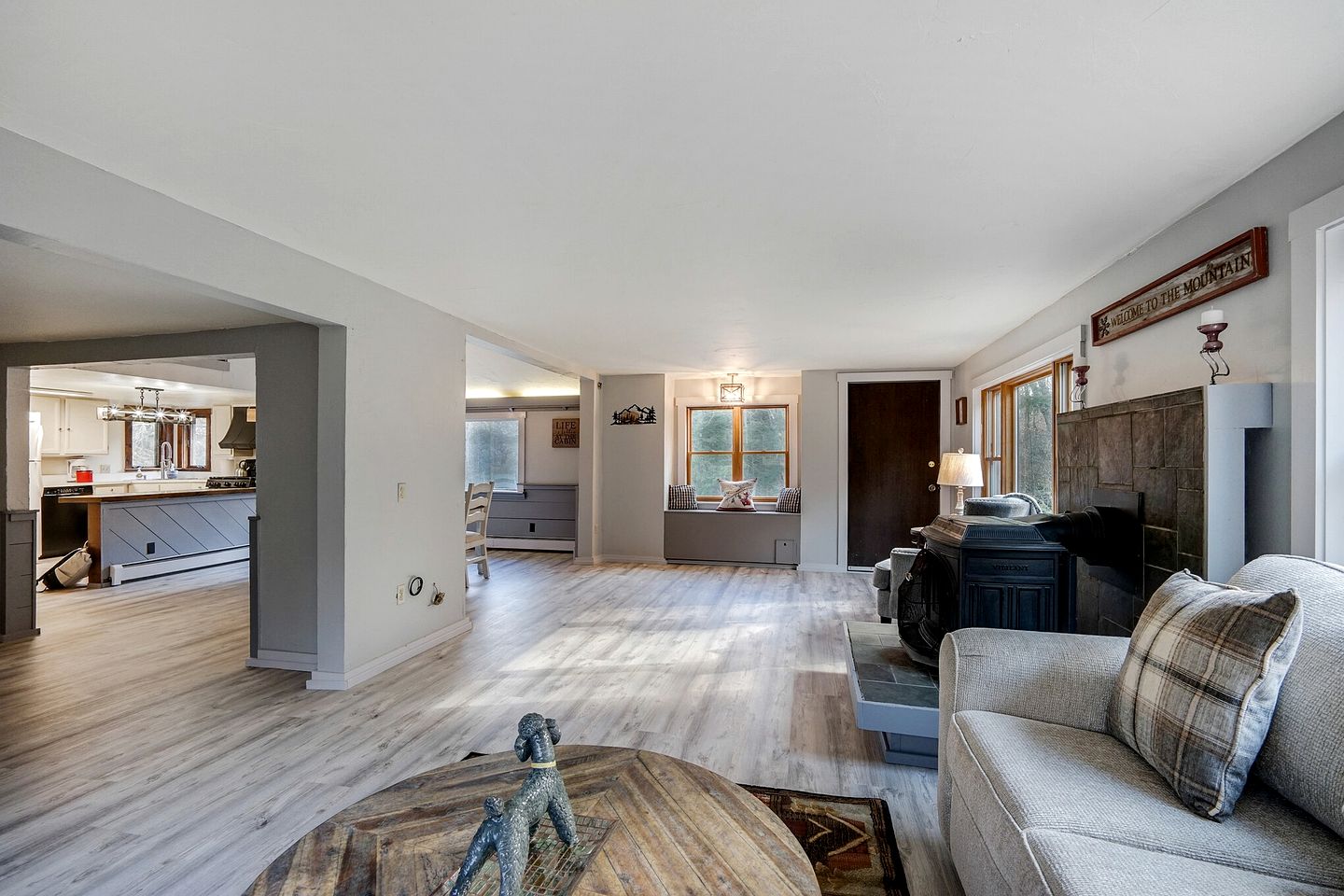 Stunning Modern Cabin with Fire Pit in Killington, Vermont