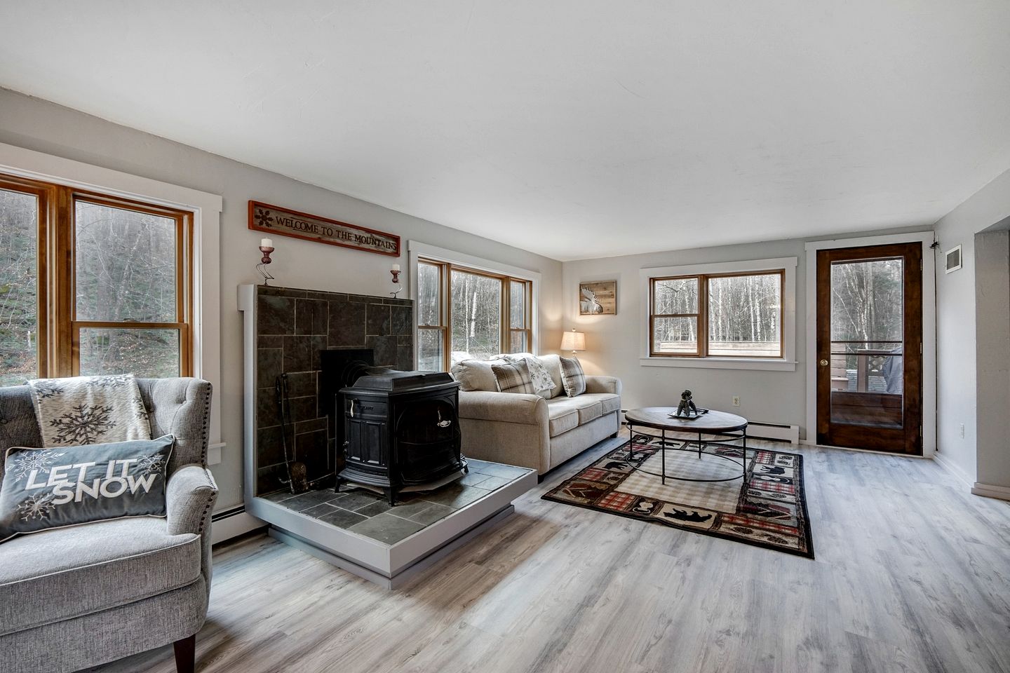 Stunning Modern Cabin with Fire Pit in Killington, Vermont