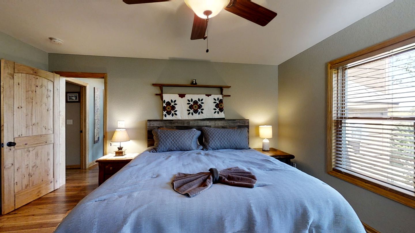 Spacious Cabin in Sevierville, with Hot Tub and Games Room for a Relaxing Getaway in the Mountains