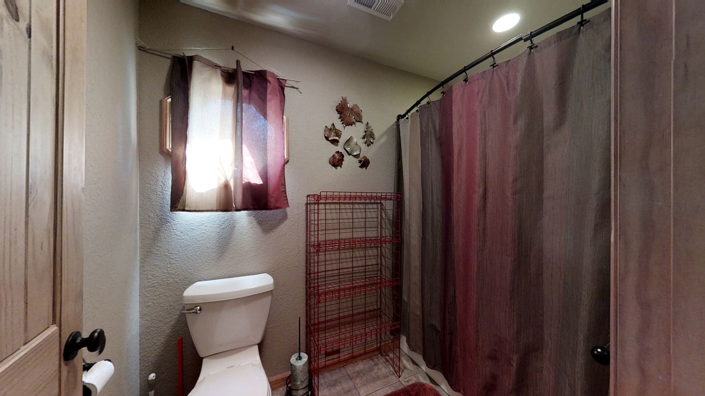 Spacious Cabin in Sevierville, with Hot Tub and Games Room for a Relaxing Getaway in the Mountains