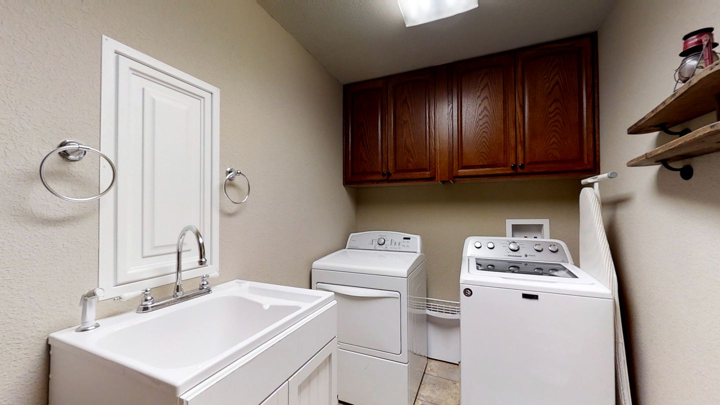 Spacious Cabin in Sevierville, with Hot Tub and Games Room for a Relaxing Getaway in the Mountains