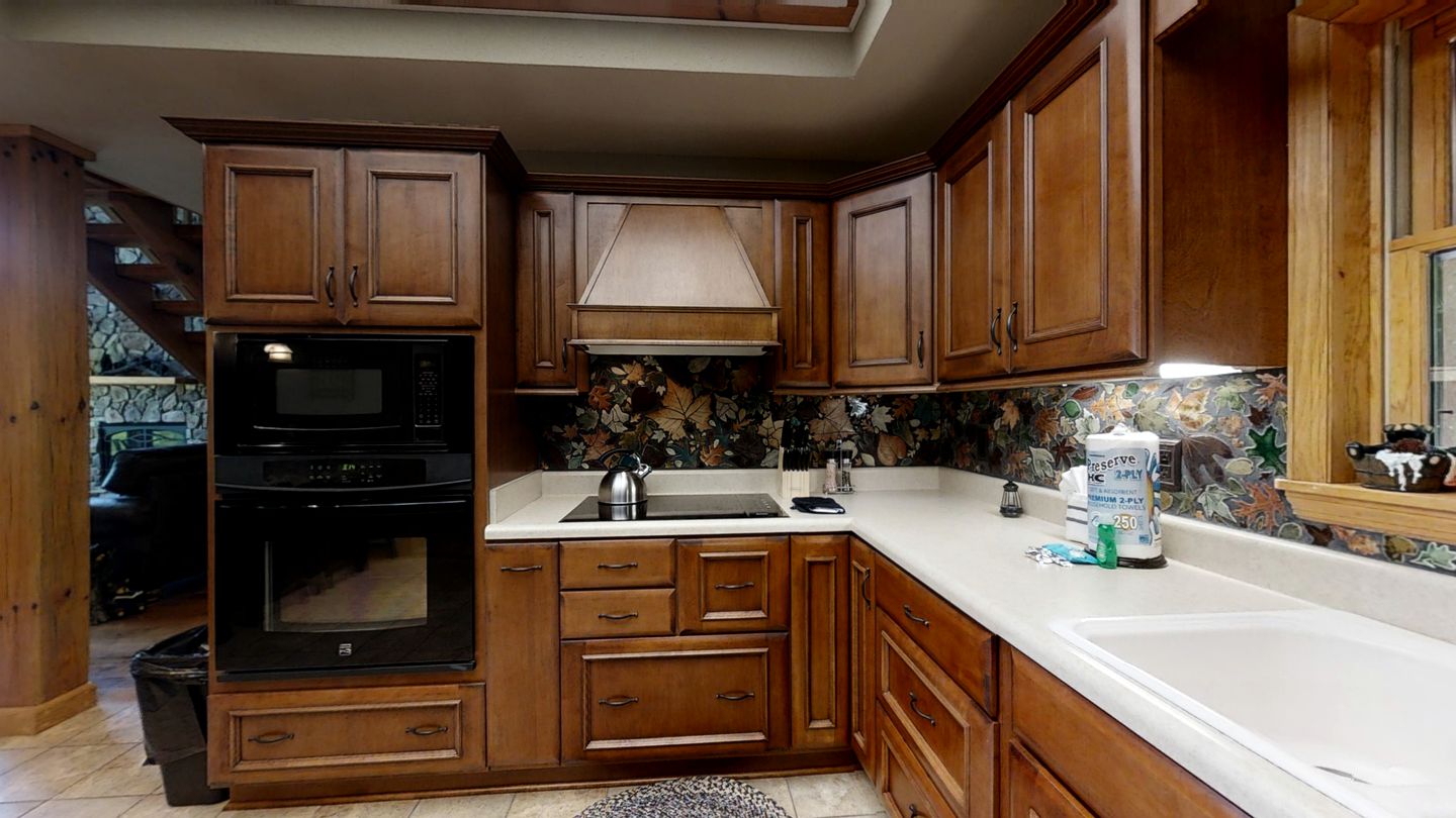 Spacious Cabin in Sevierville, with Hot Tub and Games Room for a Relaxing Getaway in the Mountains