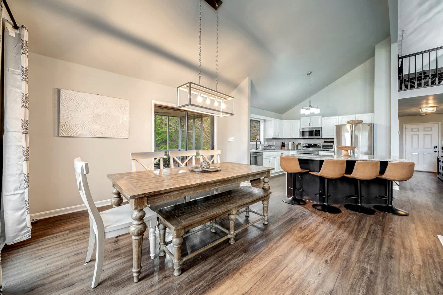 Spacious Cabin with Hot Tub, Arcade Room, and Fire Pit, Perfect for a Family Holiday in West Virginia