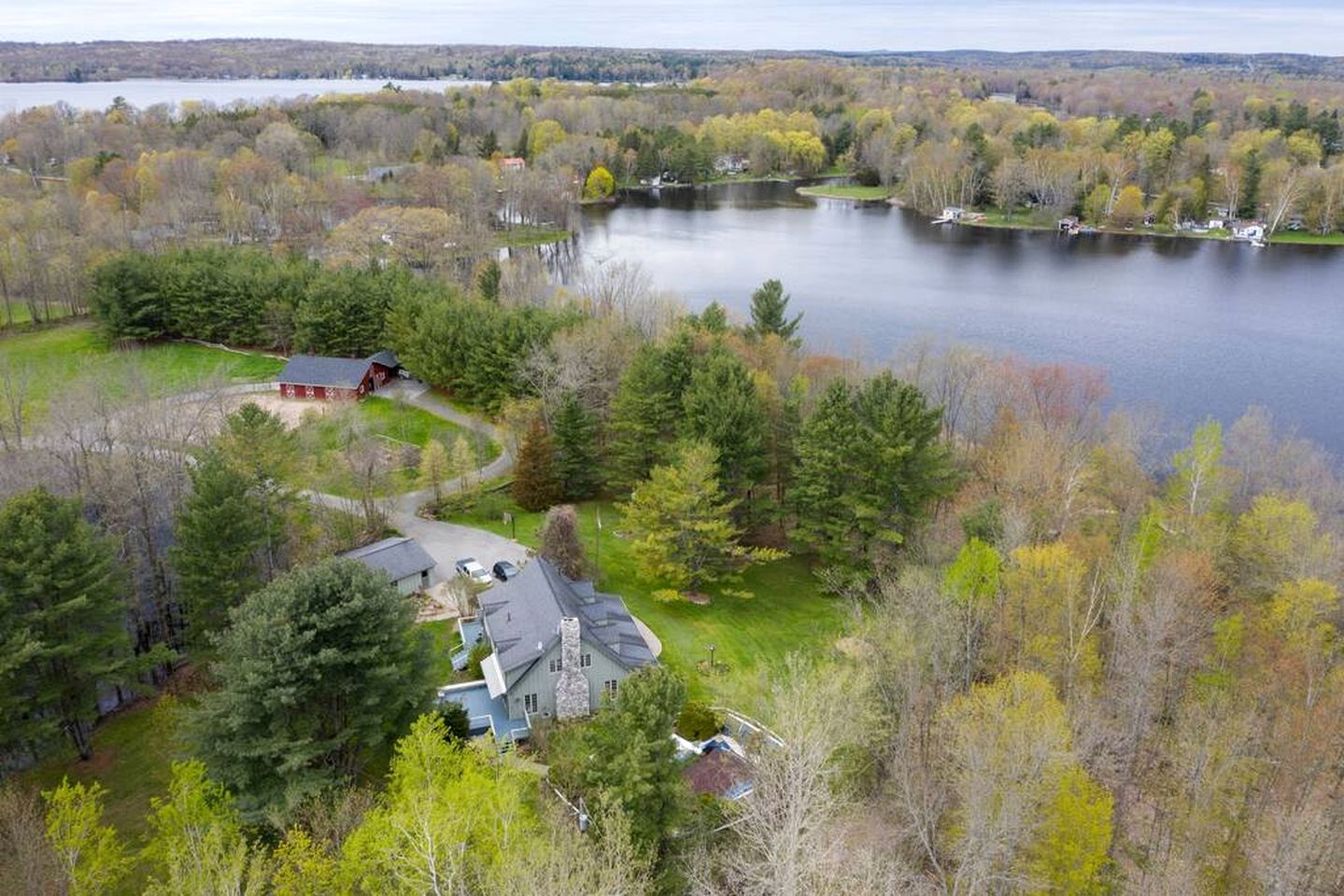 Secluded Riverfront Farmhouse with Pool, Hot Tub & Firepit in Ontario, Canada