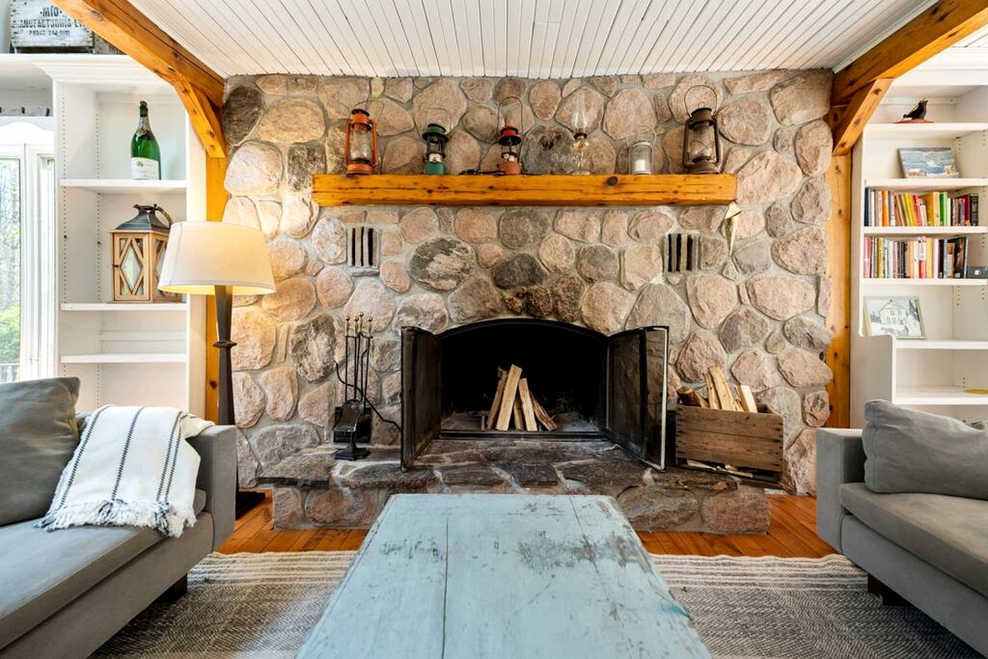 Secluded Riverfront Farmhouse with Pool, Hot Tub & Firepit in Ontario, Canada