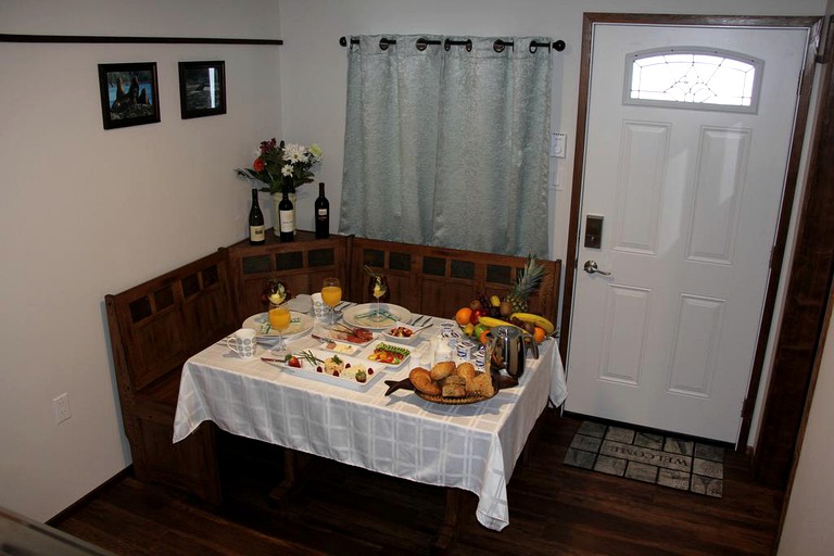 Nature Lodges (Kitimat, British Columbia, Canada)