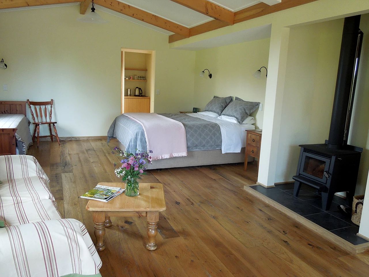 Cozy Bed and Breakfast Accommodation with a Garden in Lincoln, New Zealand