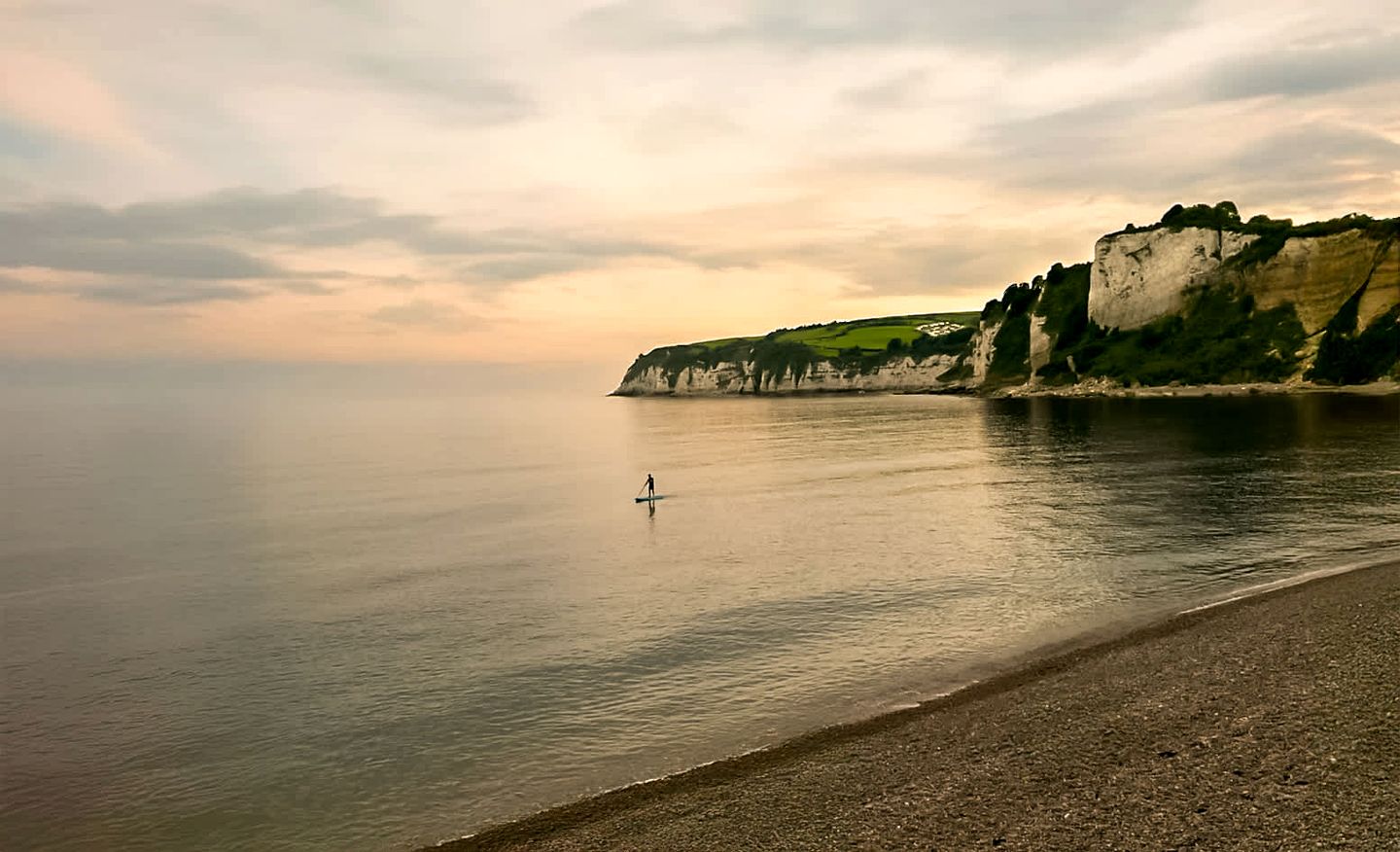 Peaceful Glamping Pod Hideaway for Restful Nature Breaks in England, United Kingdom