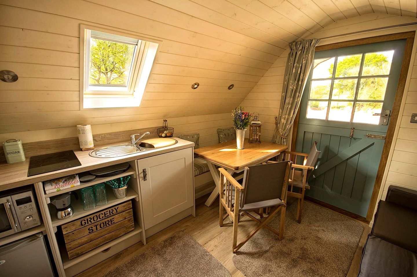 Peaceful Glamping Pod Hideaway for Restful Nature Breaks in England, United Kingdom