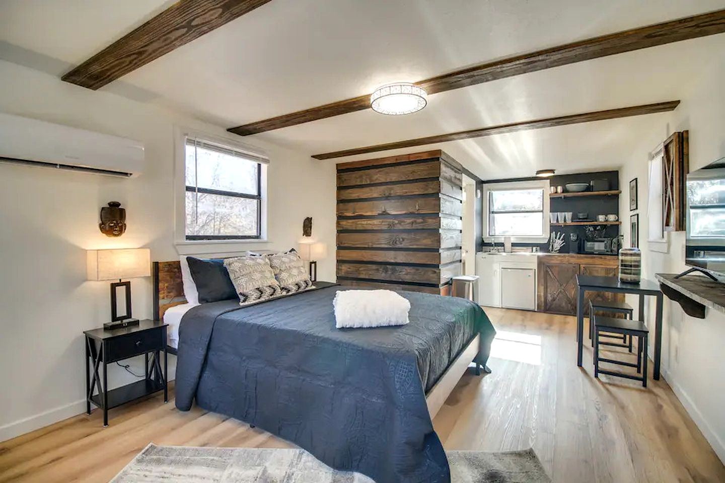 Tranquil Ozarks Studio Retreat with Woodland Views, Near Fishing, Hiking & Gentry, AR