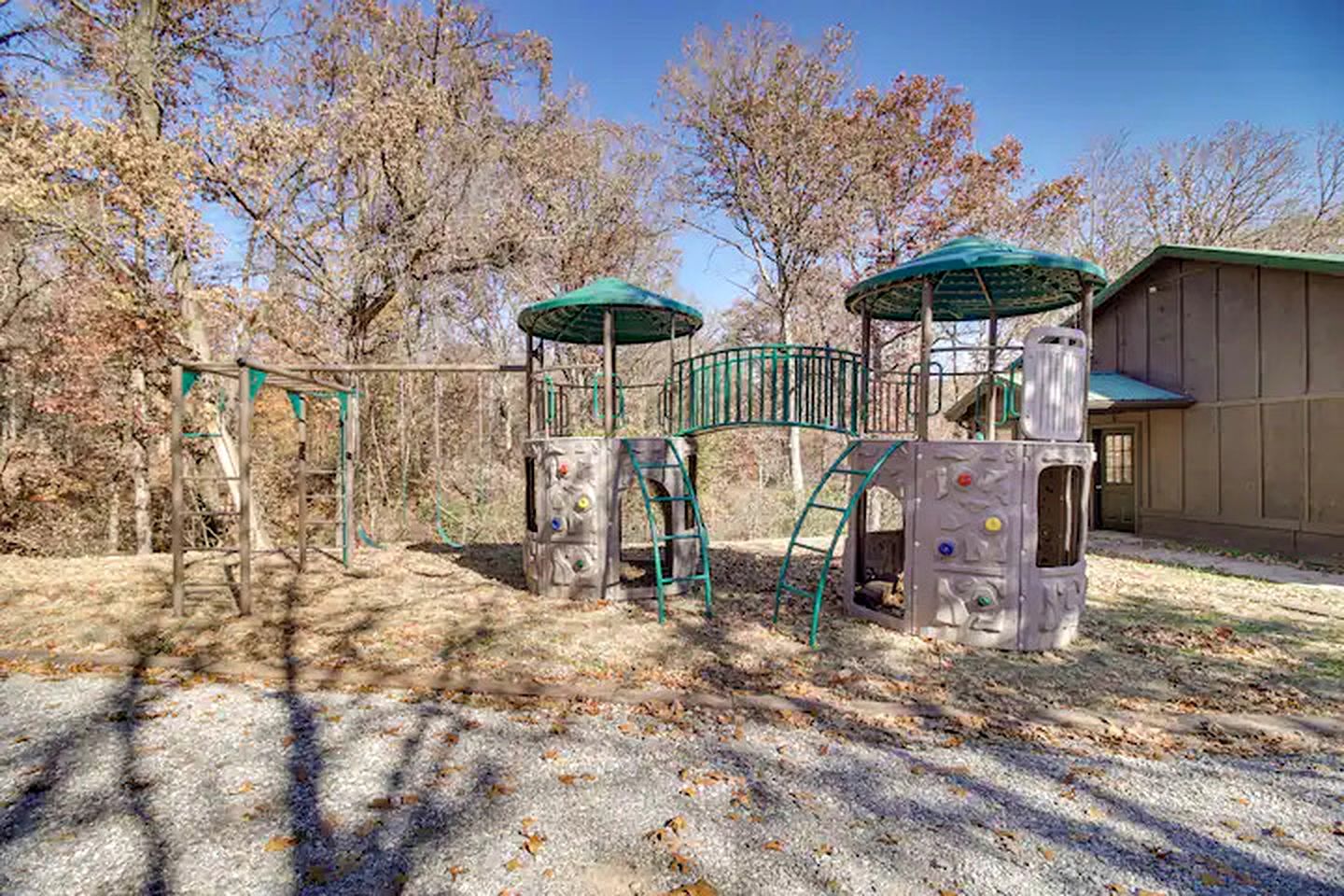 Tranquil Ozarks Studio Retreat with Woodland Views, Near Fishing, Hiking & Gentry, AR