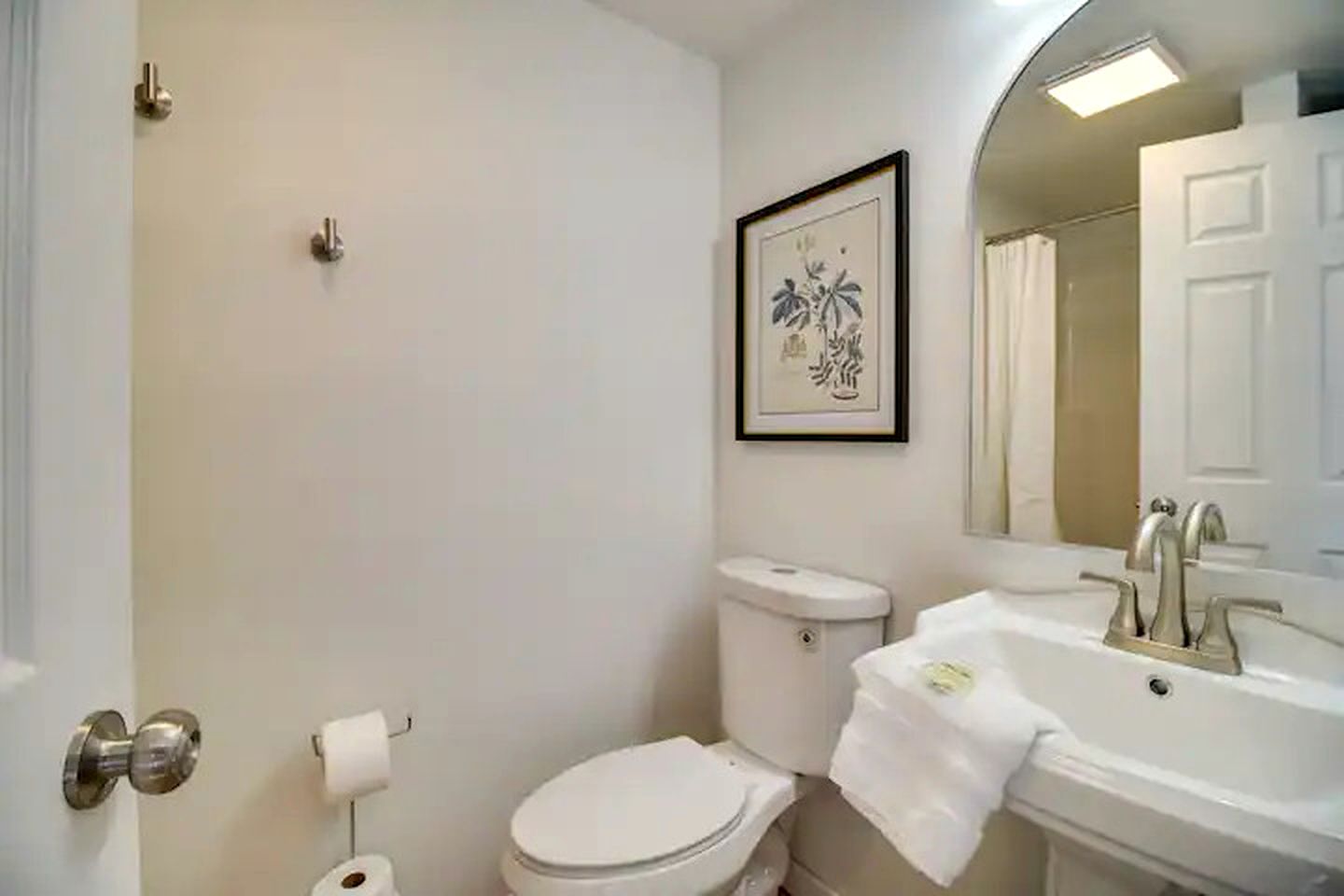 Tranquil Ozarks Studio Retreat with Woodland Views, Near Fishing, Hiking & Gentry, AR