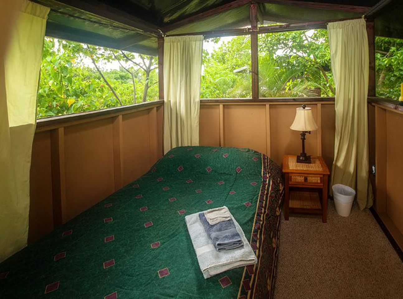 Romantic Rental for a Couple's Getaway in the Puna Jungle in Hawaii