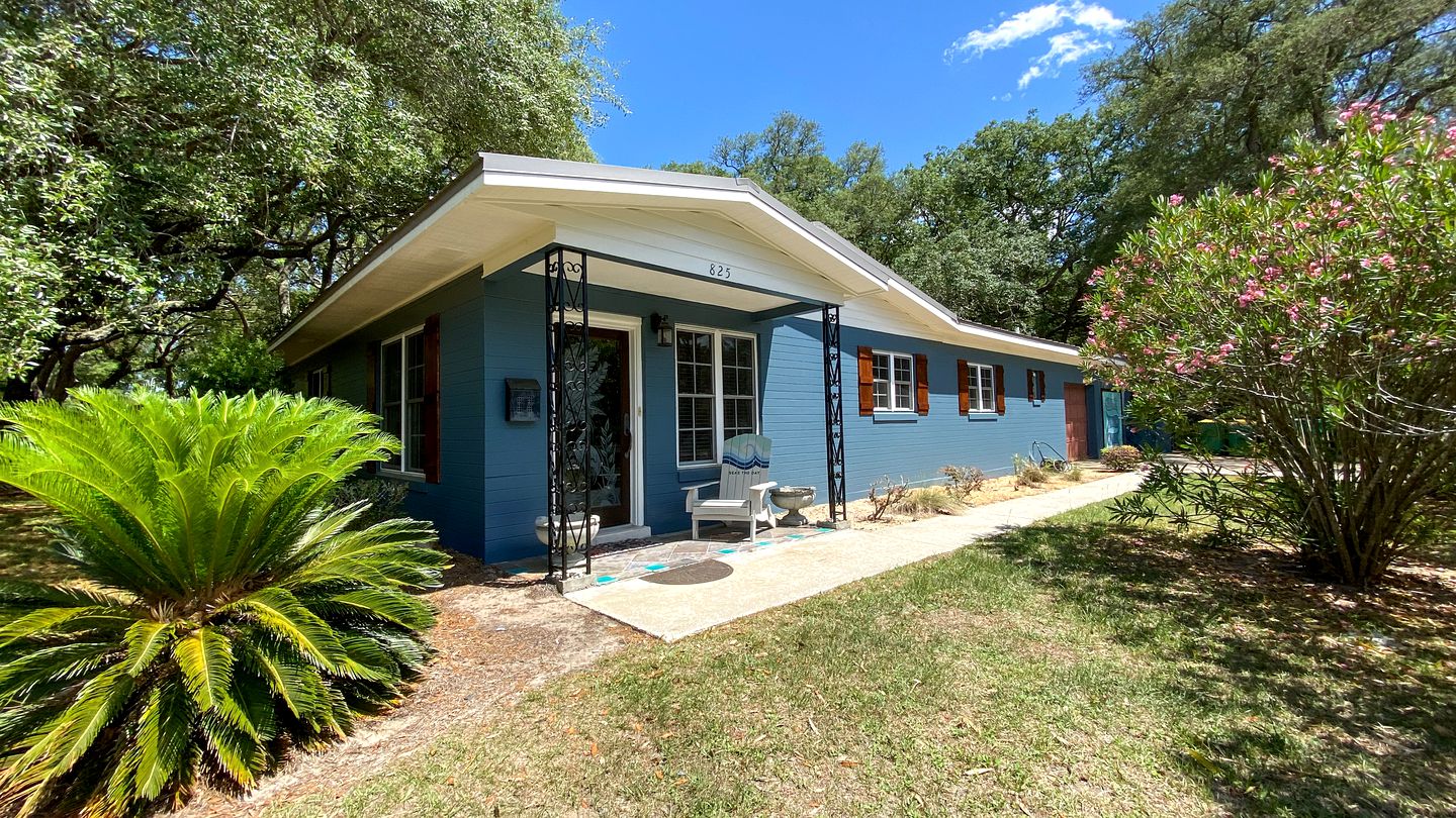 Luxurious Beach Cottage with Private Pool and Barbecue in Jekyll Island, Georgia
