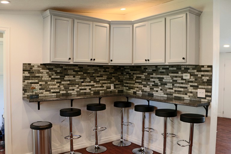 Cute lake house w/beach, dock, ramp, deck & sleeps 10! Lake Life Fun 30 min from OKC | Vacation Rentals (Shawnee, Oklahoma, United States of America)