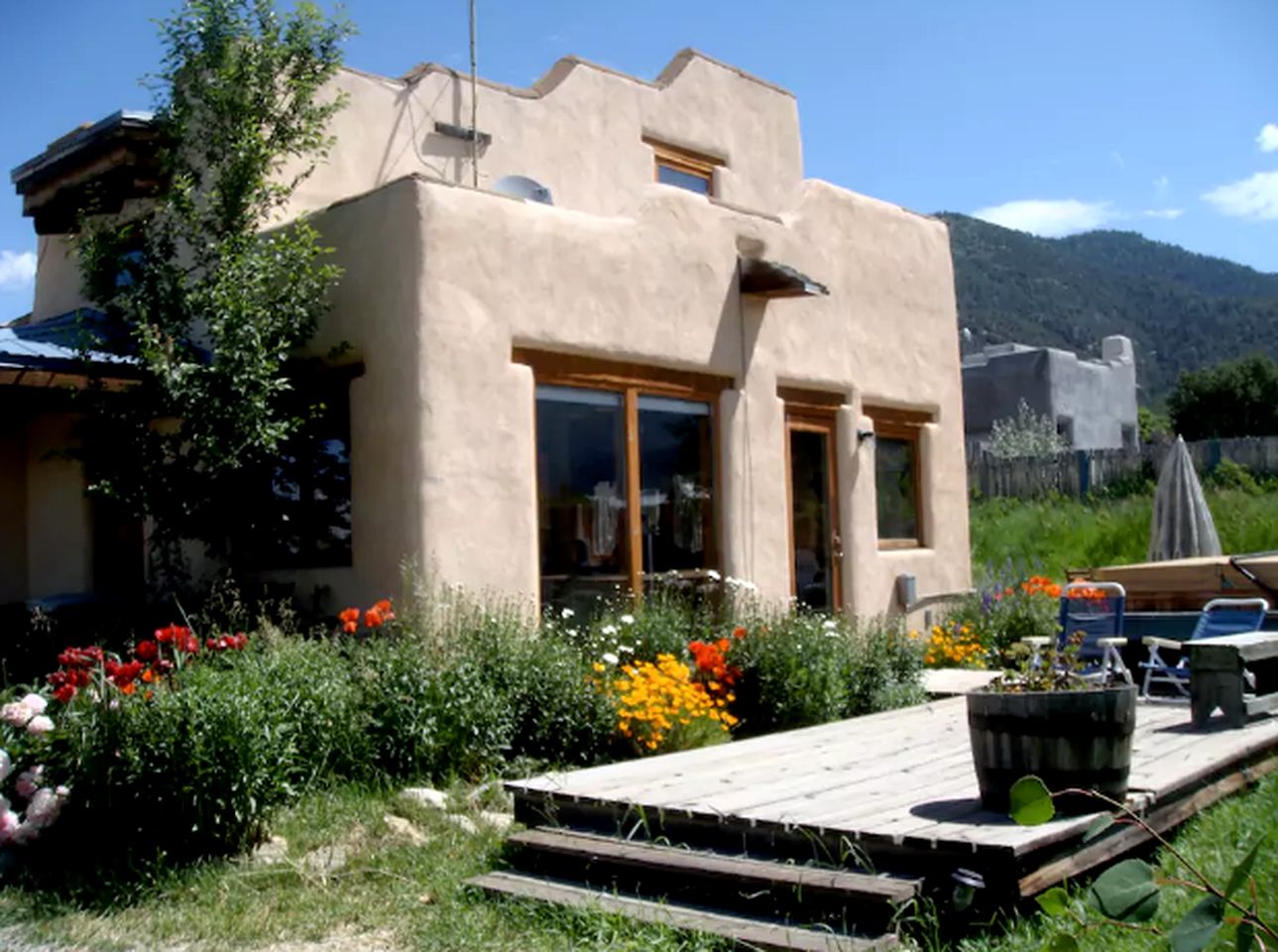 Romantic Getaway with Private Hot Tub and Mountain Views near Taos, New Mexico