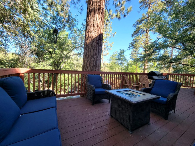 Cabins (United States of America, Big Bear Lake, California)