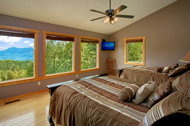 Cabins (United States, Gatlinburg, Tennessee)