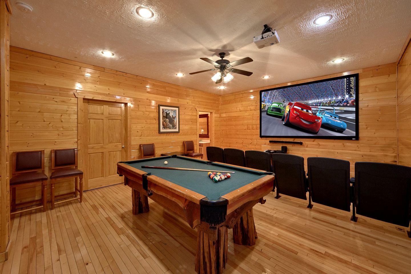 Gorgeous Gatlinburg Cabin Rental for a Vacation near the Great Smokies, Tennessee