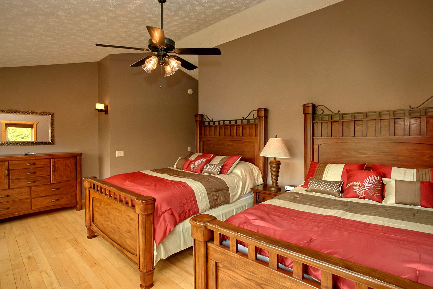 Gorgeous Gatlinburg Cabin Rental for a Vacation near the Great Smokies, Tennessee