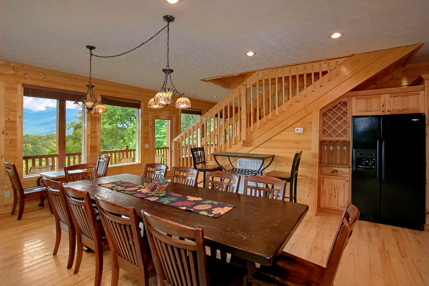 Gorgeous Gatlinburg Cabin Rental for a Vacation near the Great Smokies, Tennessee