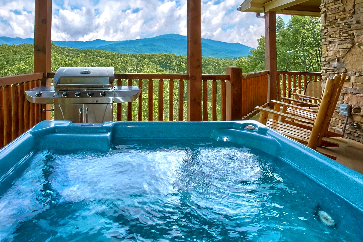 Gorgeous Gatlinburg Cabin Rental for a Vacation near the Great Smokies, Tennessee