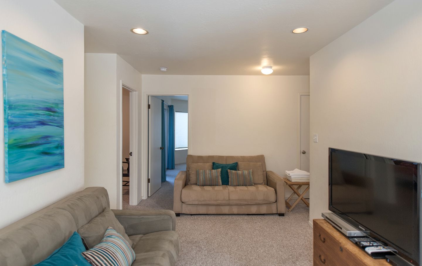 Family-Friendly Beach House Rental with Hot Tub Perfect for Glamping in Northern California