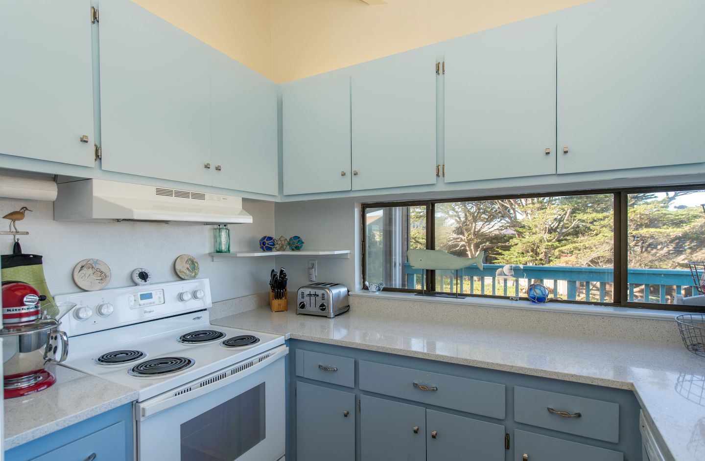 Family-Friendly Beach House Rental with Hot Tub Perfect for Glamping in Northern California