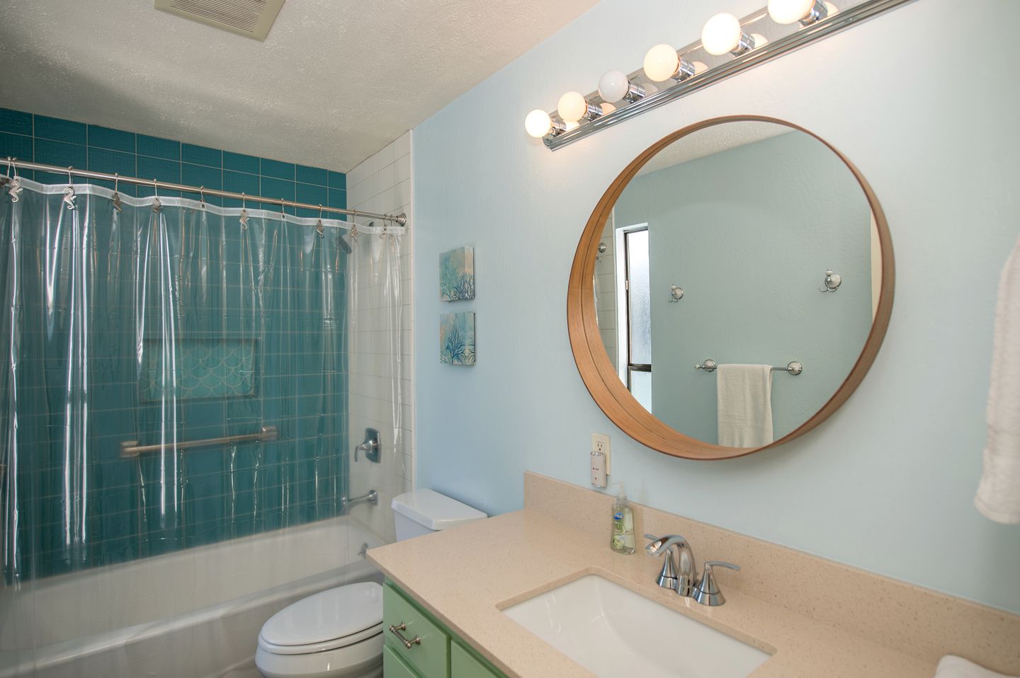 Family-Friendly Beach House Rental with Hot Tub Perfect for Glamping in Northern California