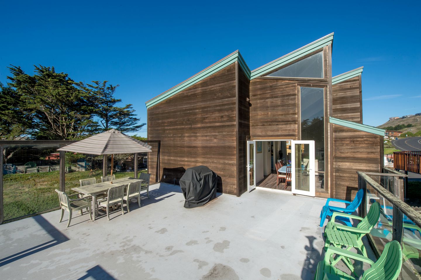 Family-Friendly Beach House Rental with Hot Tub Perfect for Glamping in Northern California