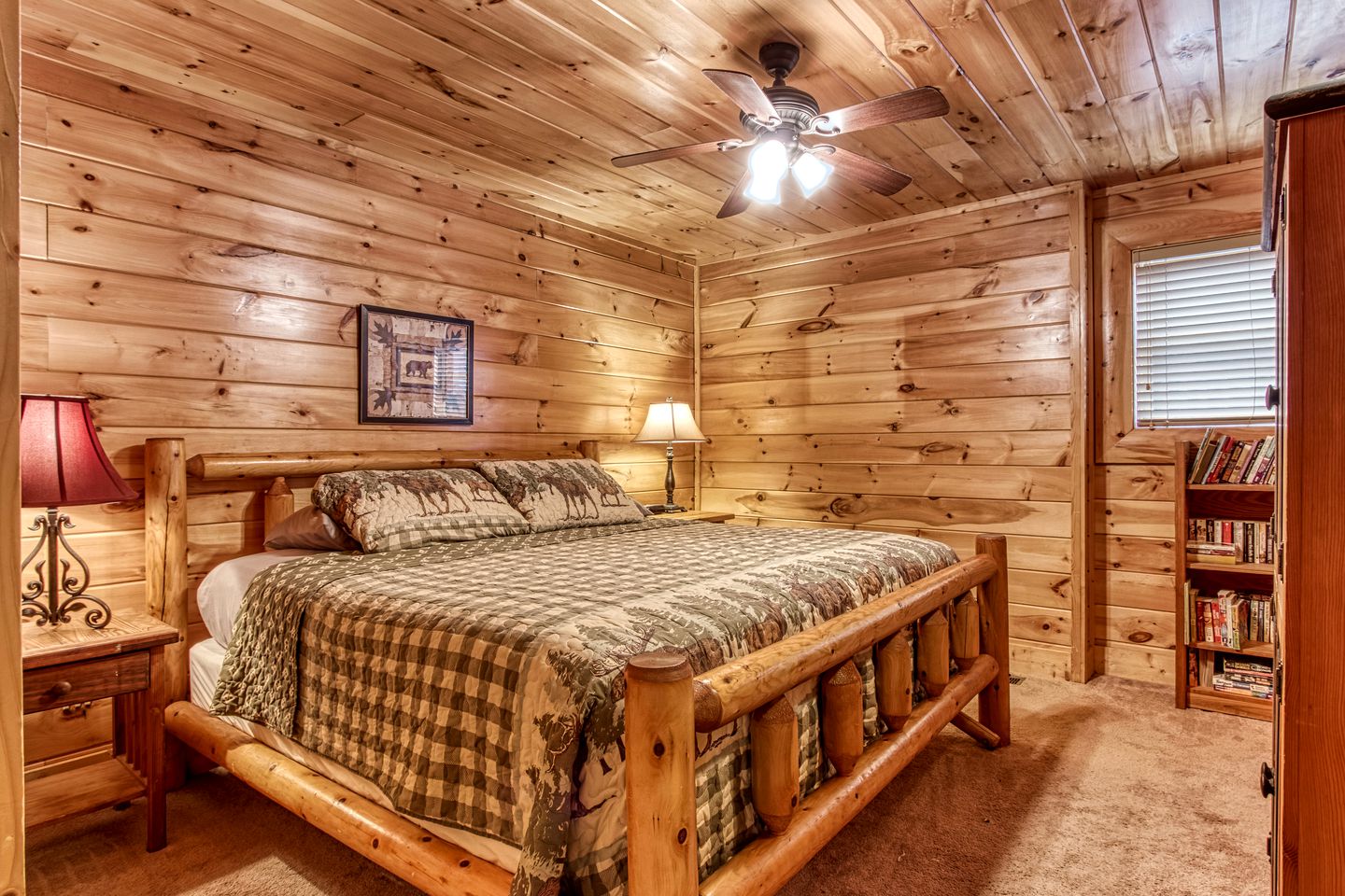 Pigeon Forge Log Cabin, for Family Glamping near Dollywood